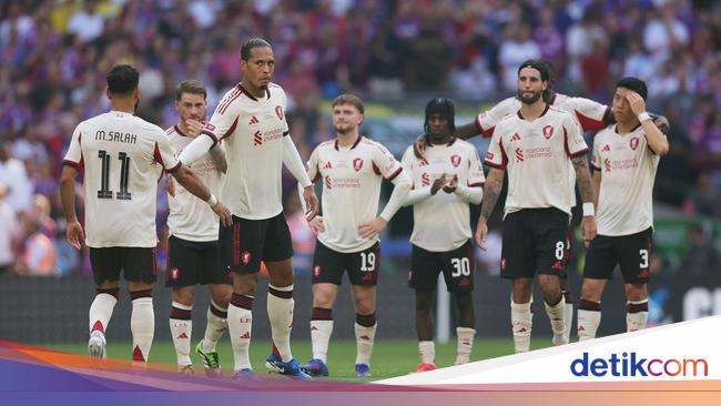 Carragher Tak Yakin Liverpool Akan Sedominan Itu