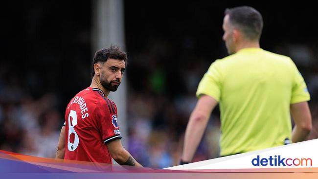 Mantan Wasit FIFA Komentari Kegagalan Penalti Fernandes, Harusnya….